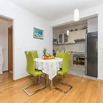 Apartment Neno *