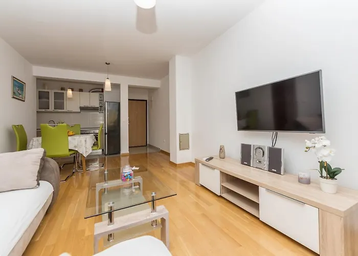 Neno Макарська