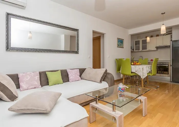 Neno * Макарська